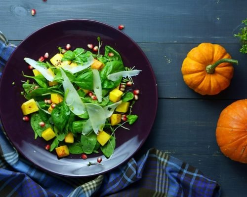 spinach-and-pumpkin-salad_t20_2gZnPJ-min